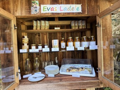 Evas Lädle mit Bild der 6-Jährigen Geschäftsführerin